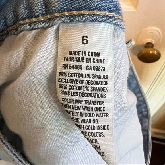 🦅 Stretch light wash American Eagle shorts - Picture 4 of 6